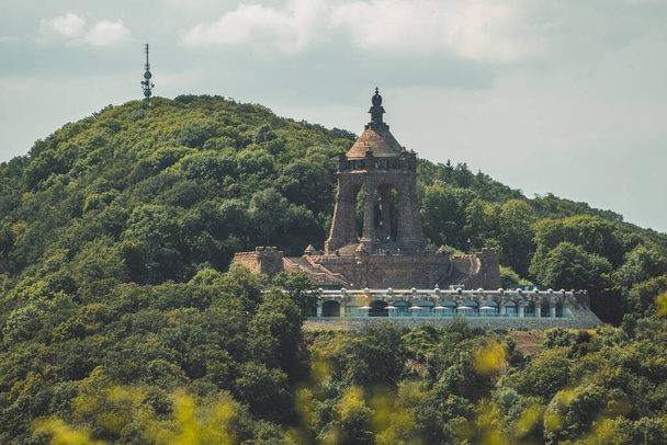Emperor William Monument on top of Wittekindsberg near the city of Porta Westfalica, North Rhine Westphalia, Germany - Fotoğraf, Görsel