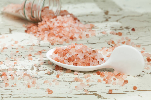Himalajski różowy kryształy soli - Smakosz kryształy Red Rock z Pakistanu. - Zdjęcie, obraz