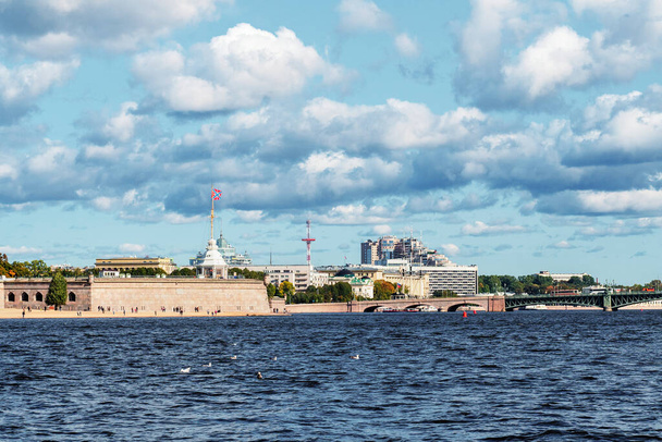 Řeka Neva v Petrohradě. Rusko - Fotografie, Obrázek
