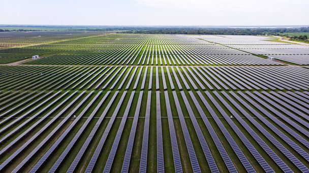 Pannelli solari in vista aerea - Foto, immagini