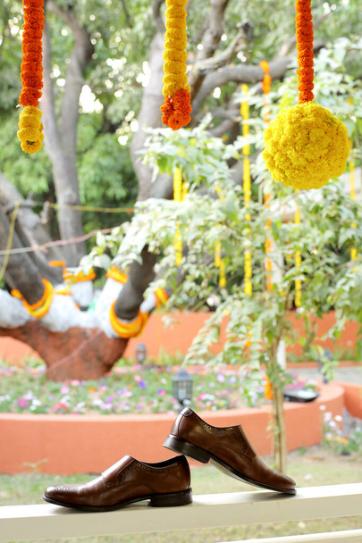 retrato vista de par de zapatos casuales de cuero - Foto, Imagen