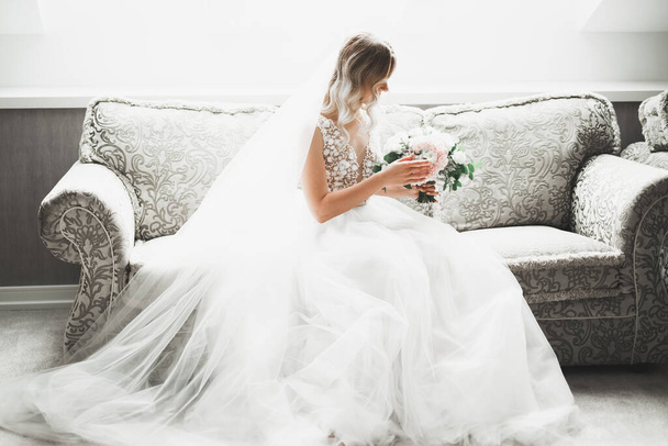 Beautiful luxury bride in elegant white dress - Фото, зображення