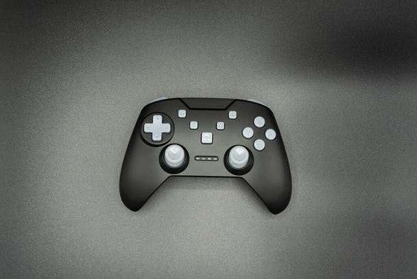 Joysticks jogo com botões brancos isolados em fundo cinza - Foto, Imagem