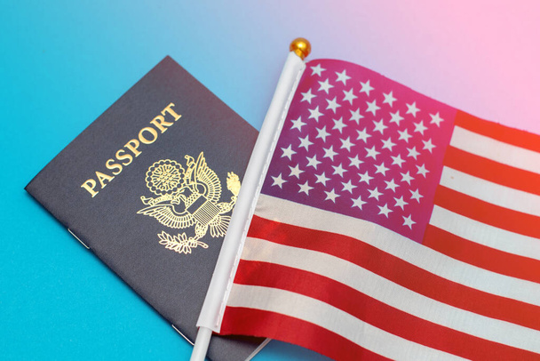 Yhdysvaltain passit ja Yhdysvaltain lippu - Valokuva, kuva