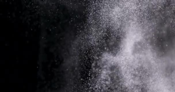 Порошок ізольований на чорному тлі
 - Кадри, відео