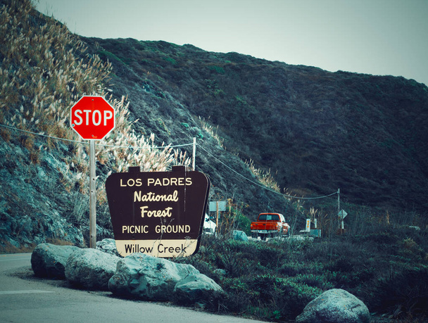 Los Padres National Forest sign in California, USA - Fotografie, Obrázek