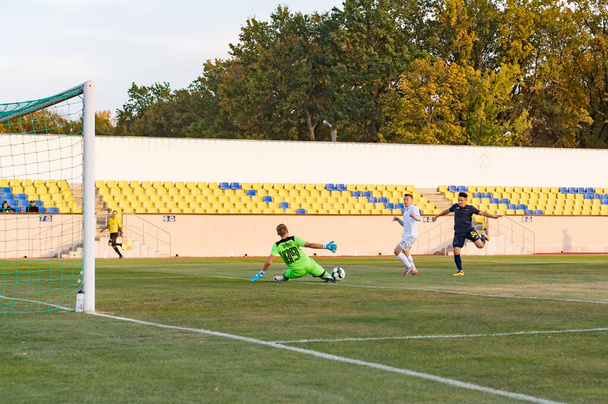 KHARKIV, UKRAINE - 2020年10月9日:プロリーグFCメタル対FCタヴリア戦 - 写真・画像