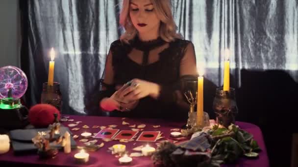Tarot karty seance černá magie budoucnost proroctví mystický rituál orákulum střední psychické esoterický halloween paranormální - Záběry, video