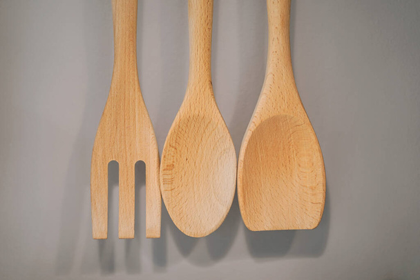 Set de utensilios de cocina de madera. - Foto, imagen