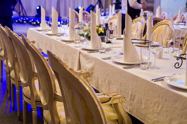 Table de banquet
 - Photo, image