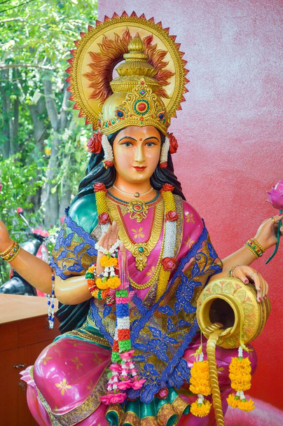 CH krásná Lakshmi socha v chrámu Saman, Thajsko - Fotografie, Obrázek