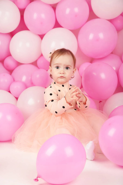 Happy little princess at pink girls party. First birthday - Φωτογραφία, εικόνα