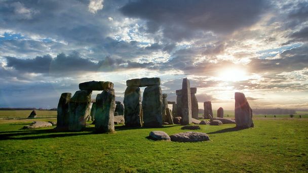 Stonehenge Νεολιθικός πέτρινος κύκλος, Amesbury, Wiltshire, Ηνωμένο Βασίλειο - Φωτογραφία, εικόνα
