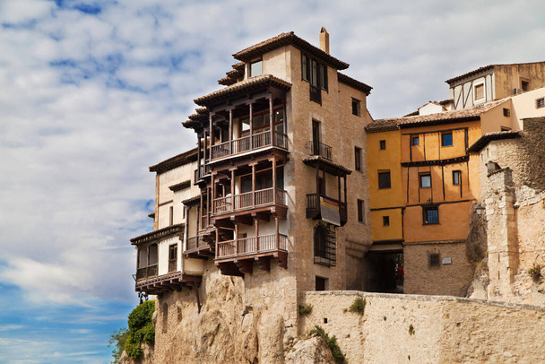 Casas Colgadas (Висячие дома) в Cuenca, Испания - Фото, изображение