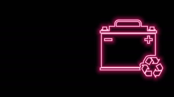 Leuchtende Neon-Linie Autobatterie mit Recycling-Symbol isoliert auf schwarzem Hintergrund. Akkubatterie Energie und Akkubatterie Strom. 4K Video Motion Grafik Animation - Filmmaterial, Video