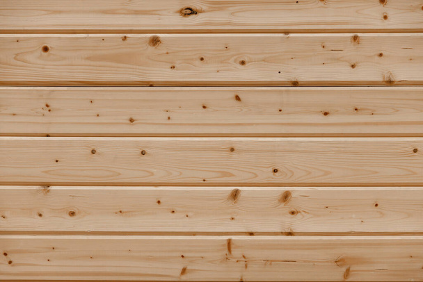 Fa panelek lombhullató fából. A kilátás oldalról. Padlóburkolat. A javítás és az építés fogalma. - Fotó, kép