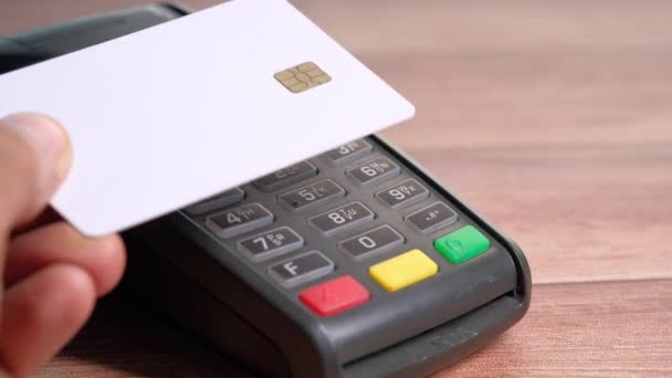 Kredi kartından ödeme terminali ücreti, bağlantısız ödeme. - Video, Çekim