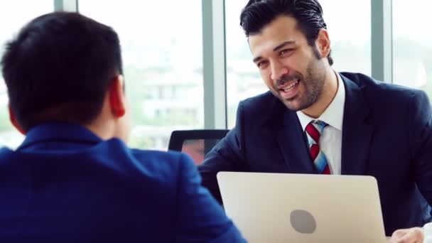 Chercheur d'emploi lors d'une entrevue avec un gestionnaire - Séquence, vidéo