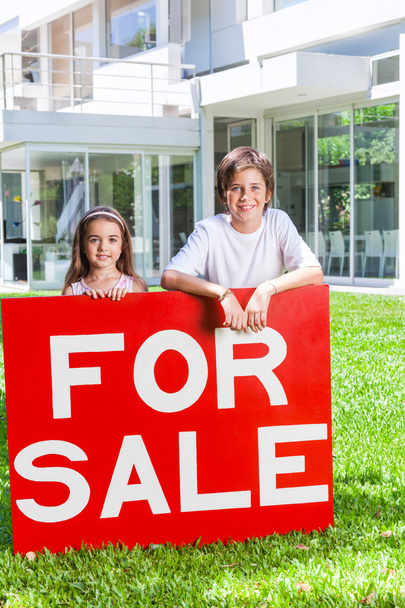 Kids hold for sale sign - Photo, Image