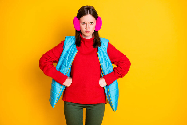 Dont do that. Photo of grumpy aggressive angry girl have quarrel with young sister feel anger about her behavior wear season pants isolated over bright color background - 写真・画像