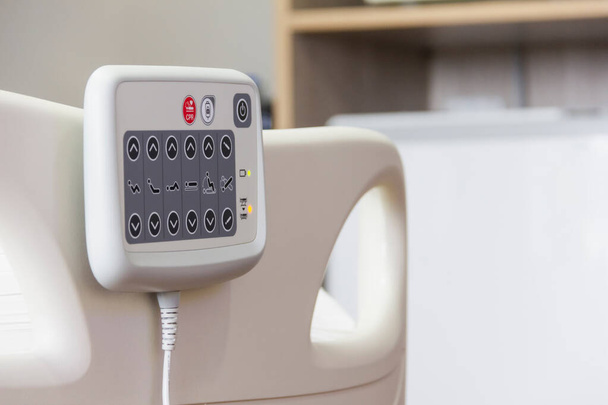 przełącznik klawiatury łóżka pacjenta do regulacji kąta skafandra z ciałem w szpitalu - Zdjęcie, obraz