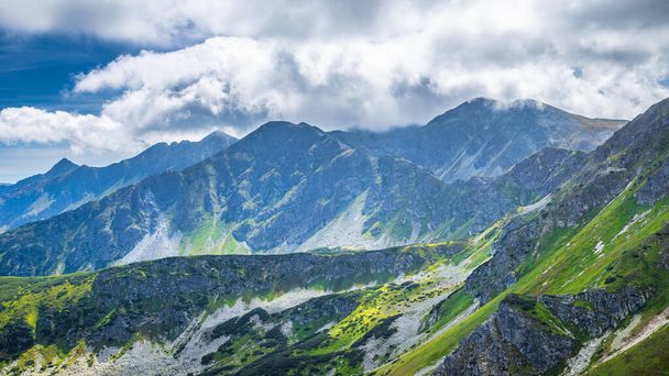 Paesaggio montano nella zona di Rohace del Parco Nazionale dei Tatra, Slovacchia, Europa. - Foto, immagini