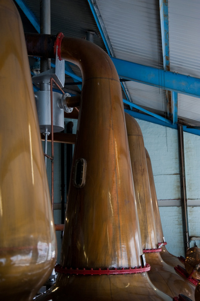 alambiques de Islay whisky lavado - Foto, imagen