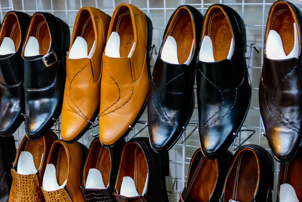 обувь в магазине, красивые фотографии цифровая фотография - Фото, изображение