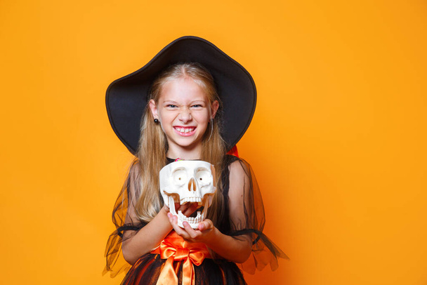Happy little child girl in costume having fun on Halloween celebration - Zdjęcie, obraz