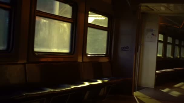 Coche de tren vacío por la noche - Imágenes, Vídeo