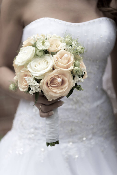 Gyönyörű esküvői rózsa csokor - Fotó, kép