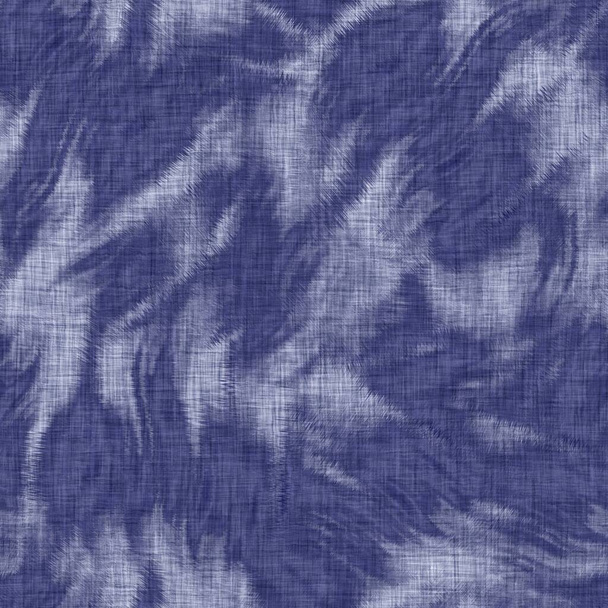 Nahtlose indigogefleckte Textur. Blau gewebte Boro-Baumwolle gefärbt Effekt Hintergrund. Japaner wiederholen Batikmuster. Notleidende Krawattenfärber bleichen. Asiatische Fusion aller Kimono-Textilien. Abgenutzter Stoffaufdruck - Foto, Bild