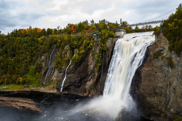 Blick auf die Montmorency-Wasserfälle in Quebec, Kanada. Niemand - Foto, Bild