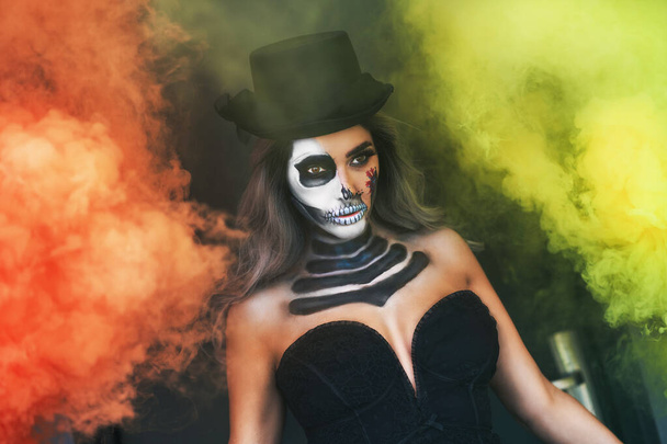 Karmea muotokuva nainen halloween goottinen meikki - Valokuva, kuva