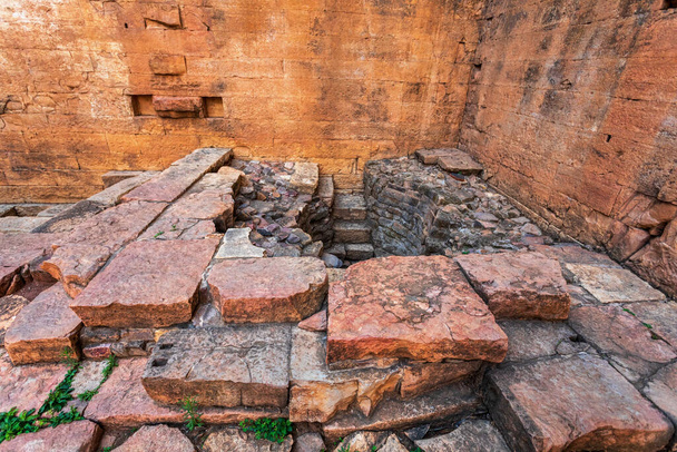 Opferaltar im Großen Mondtempel von 700 v. Chr. in Yeha, Region Tigray. Das älteste stehende Bauwerk Äthiopiens und diente als Hauptstadt des voraksumitischen Königreichs. - Foto, Bild