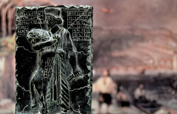 Carving van het leven van de oude Perzische in snuisterijen en oude leven wazig achtergrond. - Foto, afbeelding