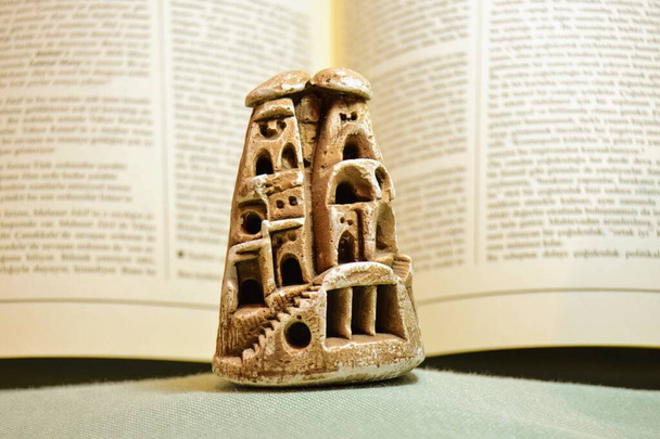 Kappadokien Miniaturschmuck. Antike und Miniatur-Feenschornsteine Kappadokien, Türkei - Foto, Bild