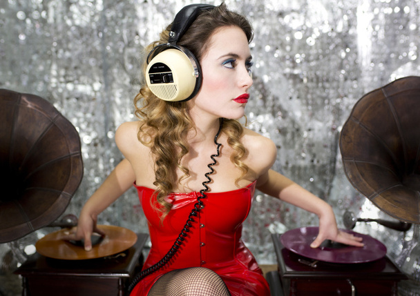 Beautiful disco dj with gramophones - Foto, Bild