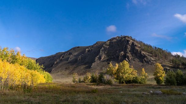 Autumn in the mountains of the Baikal region - Photo, Image