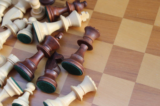 Bir satranç oyunu oyna - salon oyunu - Fotoğraf, Görsel