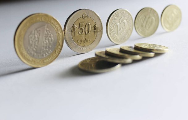Στοίβες τουρκικών νομισμάτων Λίρα. - Φωτογραφία, εικόνα