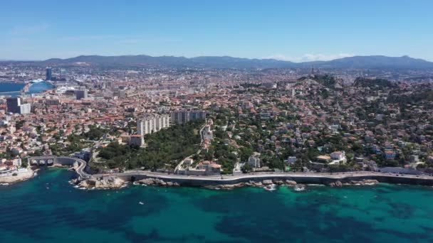 Jižní pobřeží Marseille za slunečného dne, Francie  - Záběry, video