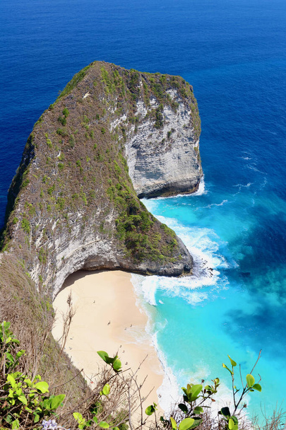 Päänäkymä Kelingkingin rannalle, yksi upeimmista paikoista Nusa Penida Islandilla, Balilla. - Valokuva, kuva