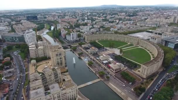 Aerial drone zoom sobre el barrio de Antigone en Montpellier. Semicircular - Metraje, vídeo