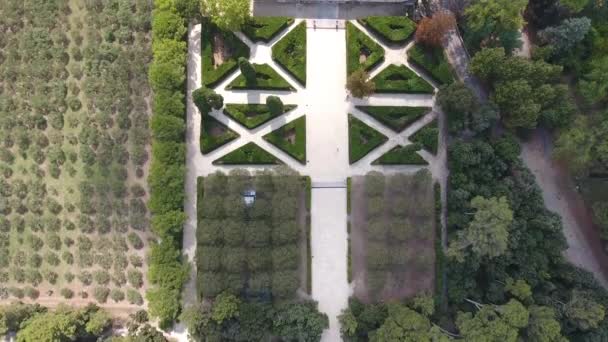 Γαλλική επίσημη κήπο στο Μονπελιέ, τομέα d 'o παλιά αρχοντικά χώρα με drone - Πλάνα, βίντεο