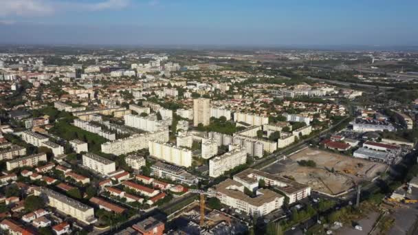 Rezidenční budovy HLM Saint Martin okolí letecký pohled Montpellier - Záběry, video