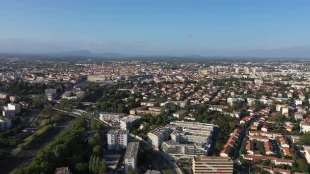 Montpellier vista aerea dal quartiere di Saint Martin giornata di sole Ecusson - Filmati, video