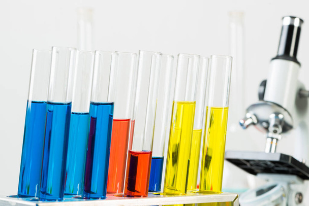 Farmakologian tieteen laboratoriotutkimuksen käsite - Valokuva, kuva