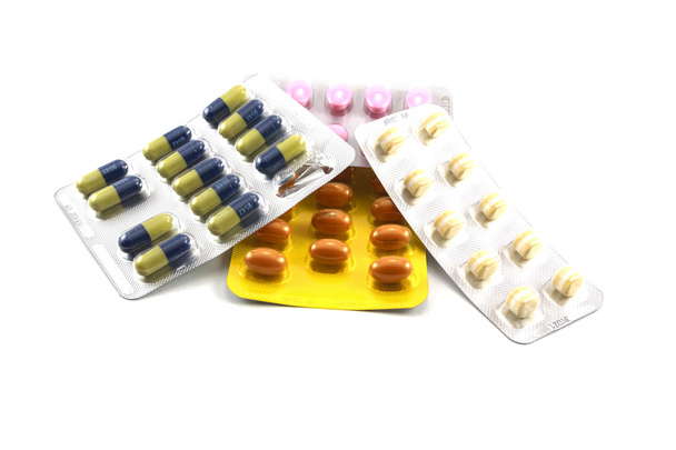 Medikamente auf weißem Hintergrund - Foto, Bild