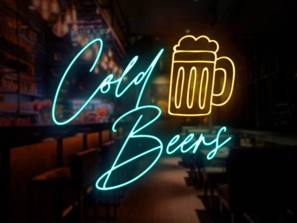 Koud bier neon teken van een bar, pub, taverne of restaurant. Reclameconcept. - Foto, afbeelding